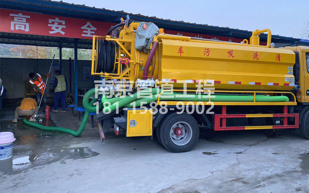 267雨花台中建工地抽粪